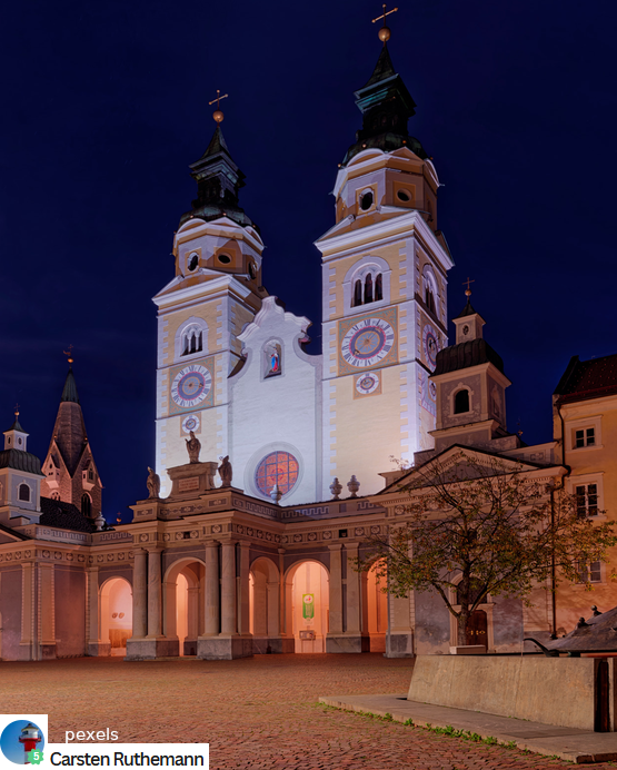 Brixner Domplatz. Carsten Ruthemann (pexels)